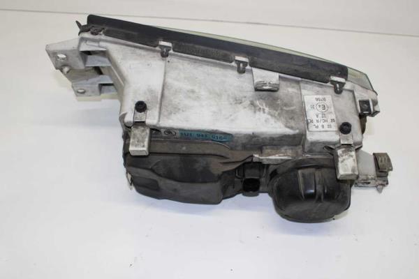 PHARE DROIT SKODA OCTAVIA - Vue 2